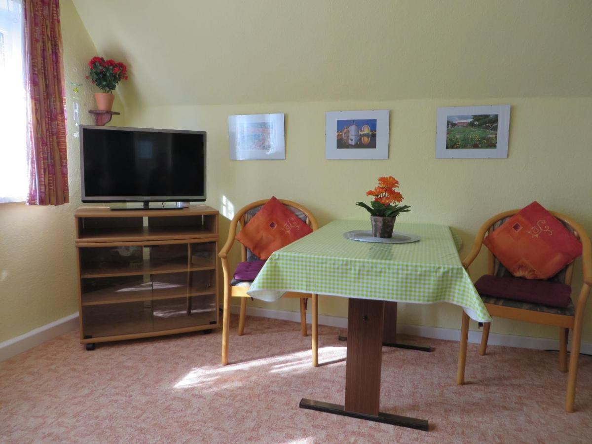 Ferienwohnungen "Marie" Mit Terrassen, Inclusive Park- Und Stellplaetze Am Haus, Mueritz-Strand Nur 700M, Altstadt 10Min, Ruhige Lage, Waren  Eksteriør bilde